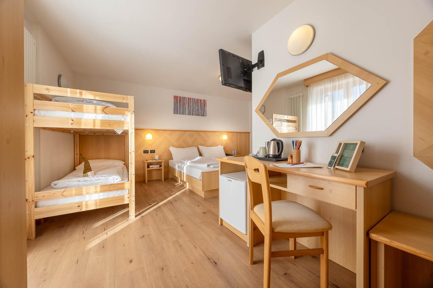 Family Room,1742797816:JPEG